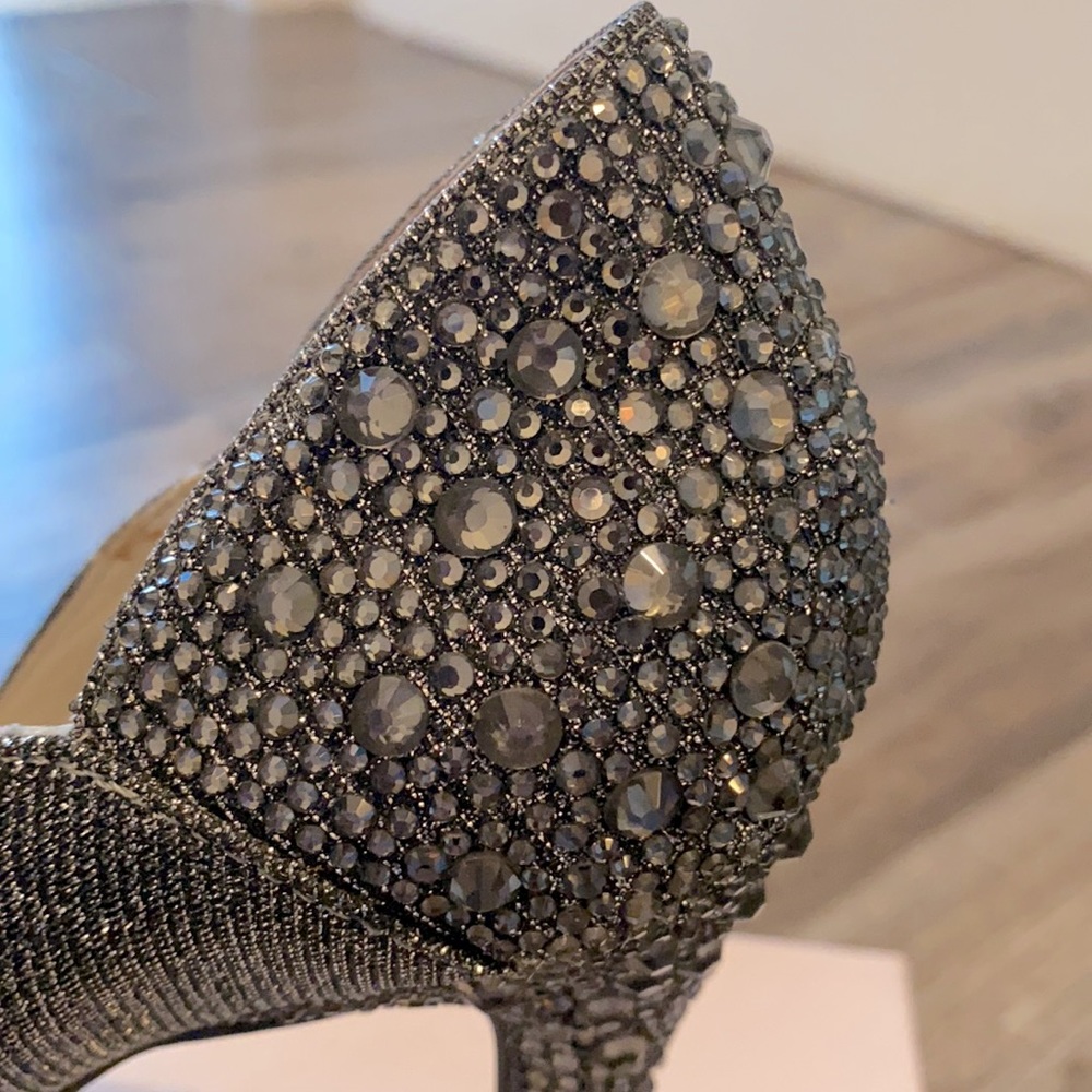Heels - Picture 3 of 3